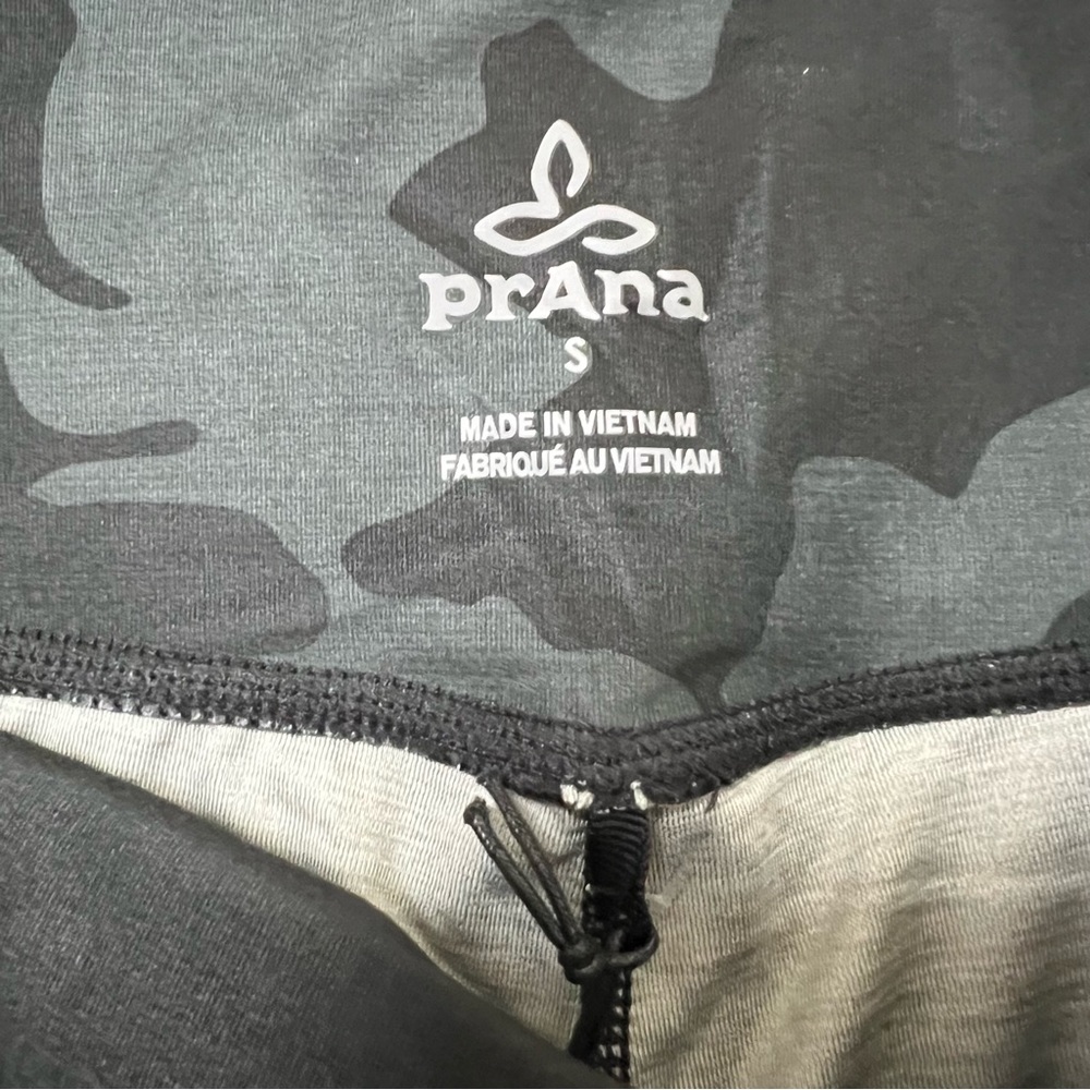 Prana Electa Shorts II Black Camo Size Small - Picture 9 of 14